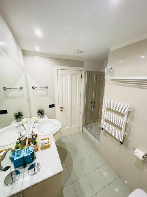Re Gallo Luxury Apartment Plebiscito In Via Chiaia Неаполь Екстер'єр фото